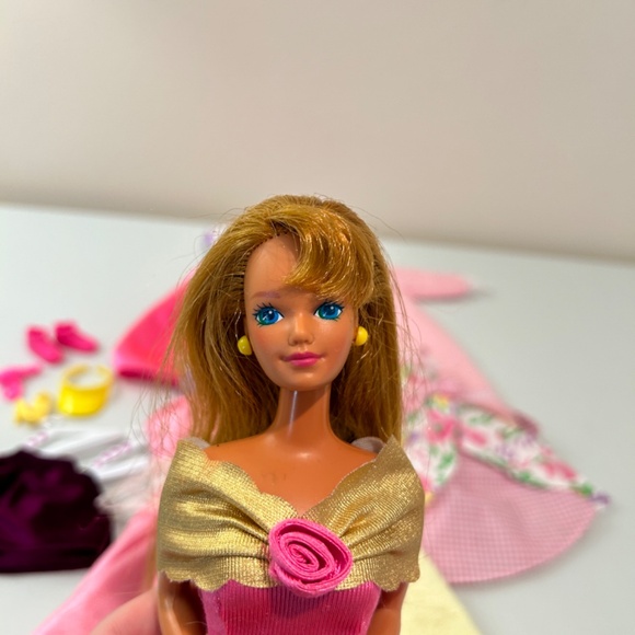 Camp Midge Barbie and Clothing - Picture 3 of 8